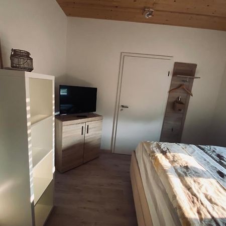 Zimmer M. Eigenem Bad Und Badewanne Direkt Am Wald Amöneburg Extérieur photo