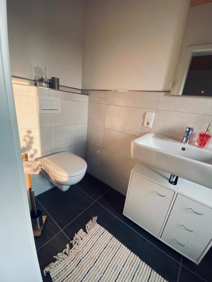 Zimmer M. Eigenem Bad Und Badewanne Direkt Am Wald Amöneburg Extérieur photo