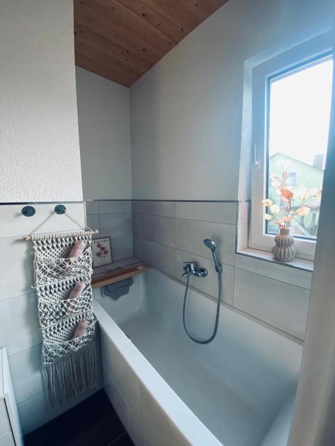 Zimmer M. Eigenem Bad Und Badewanne Direkt Am Wald Amöneburg Extérieur photo